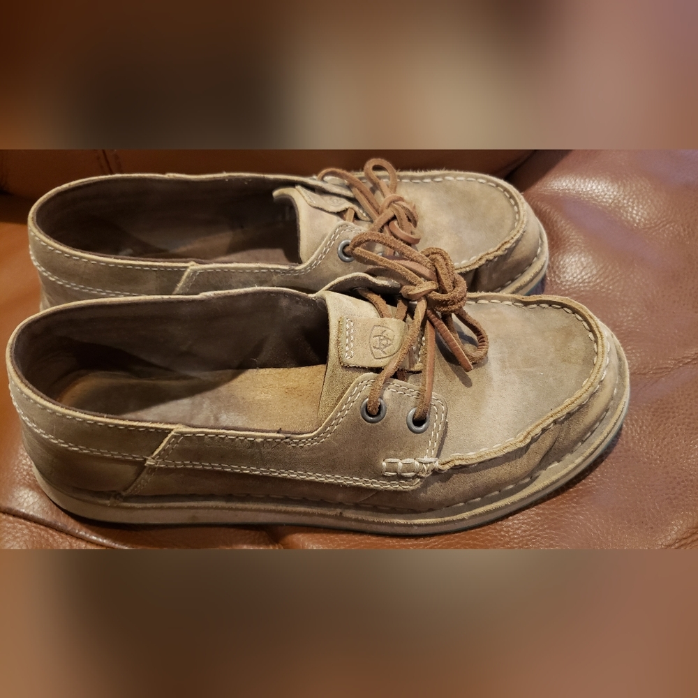 COPY - Ariat boat shoes sz 8